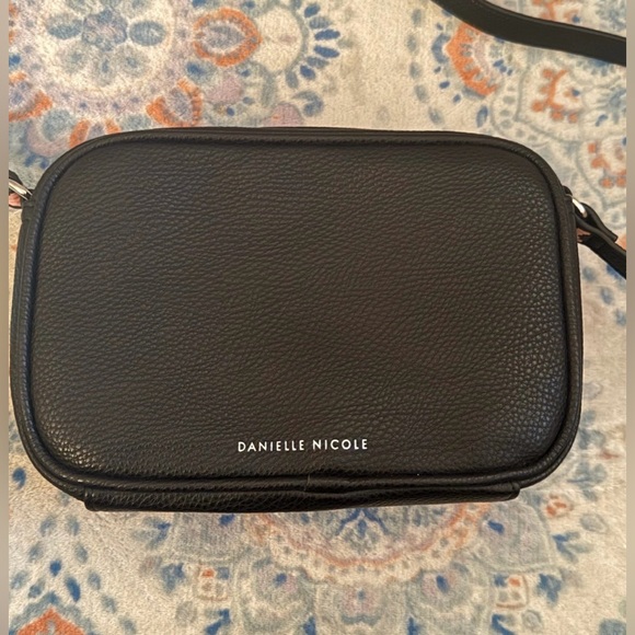 Danielle Nicole Super Mario Bros. In the Game Crossbody NEW - Picture 9 of 10